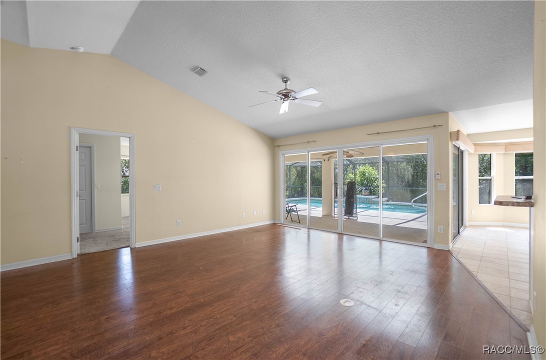 4581 N Rushmore Loop