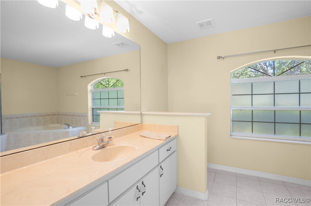 4581 N Rushmore Loop