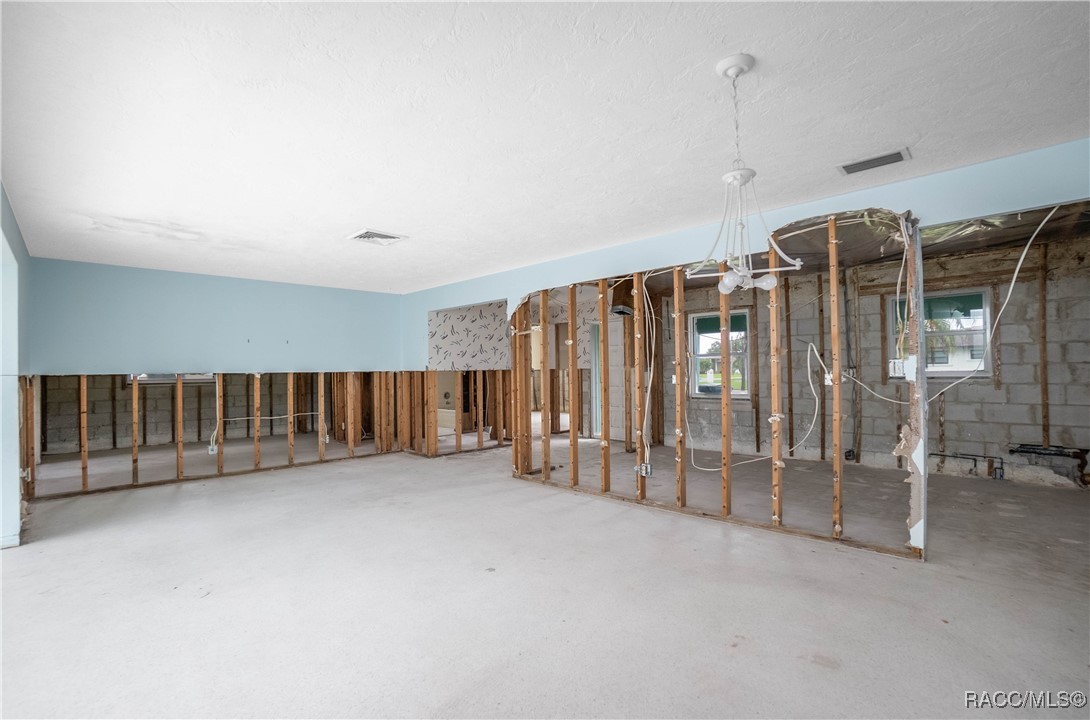 505 Capri Boulevard