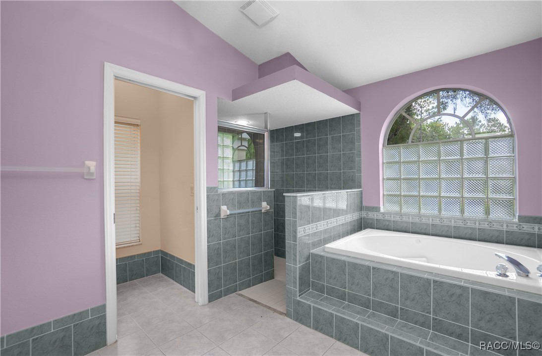 5326 N Red Ribbon Point