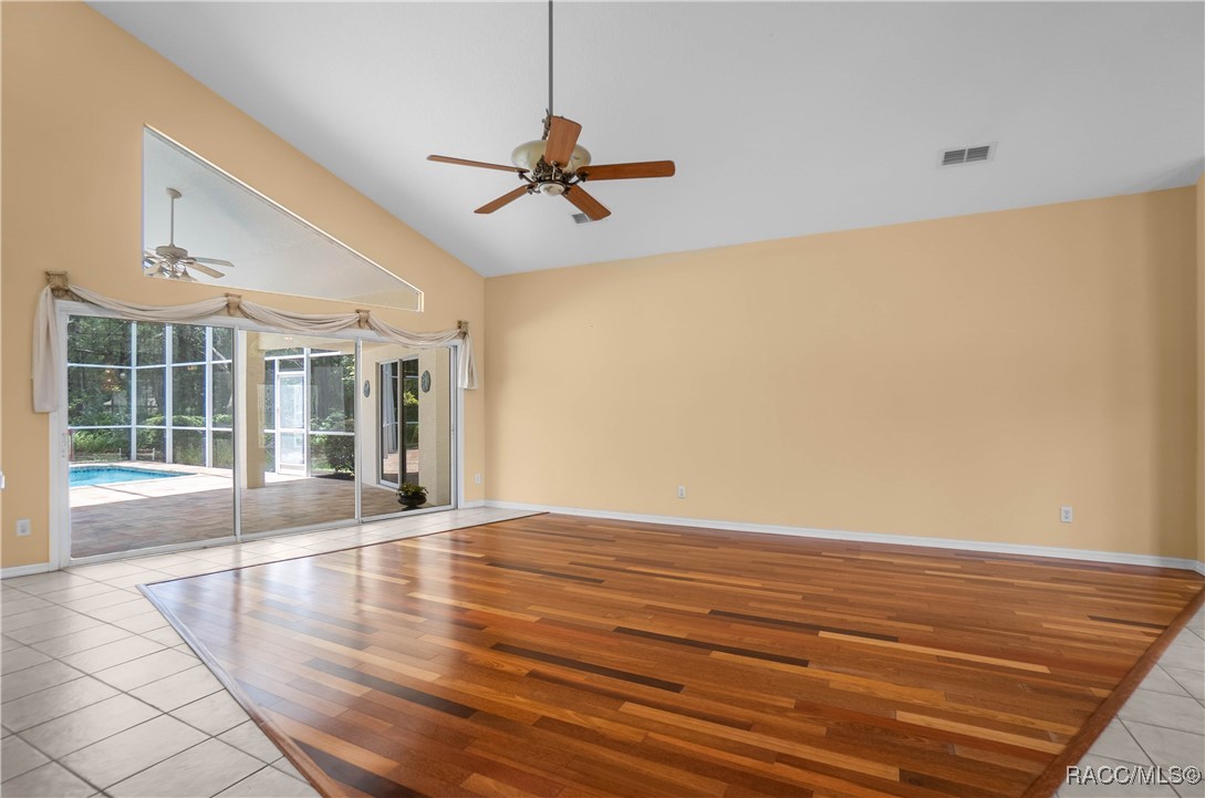 5326 N Red Ribbon Point