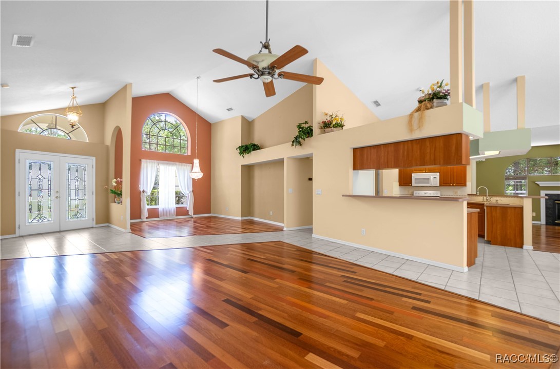 5326 N Red Ribbon Point