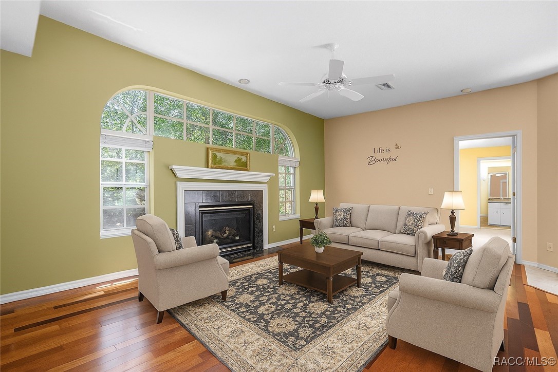 5326 N Red Ribbon Point