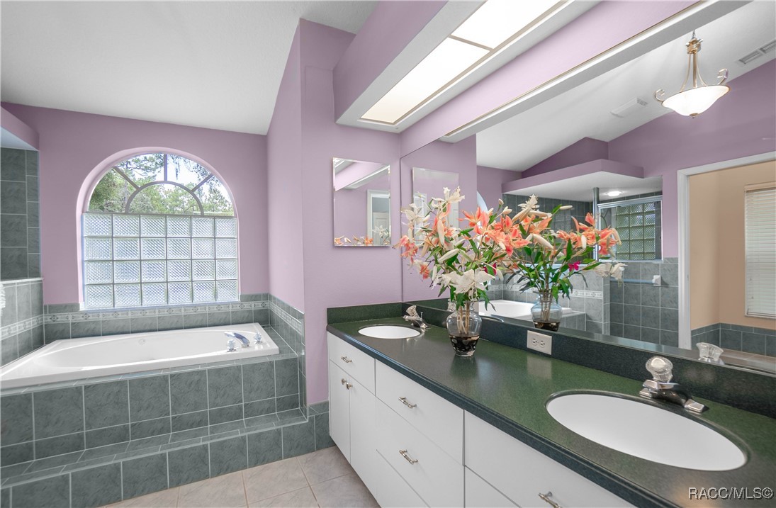 5326 N Red Ribbon Point