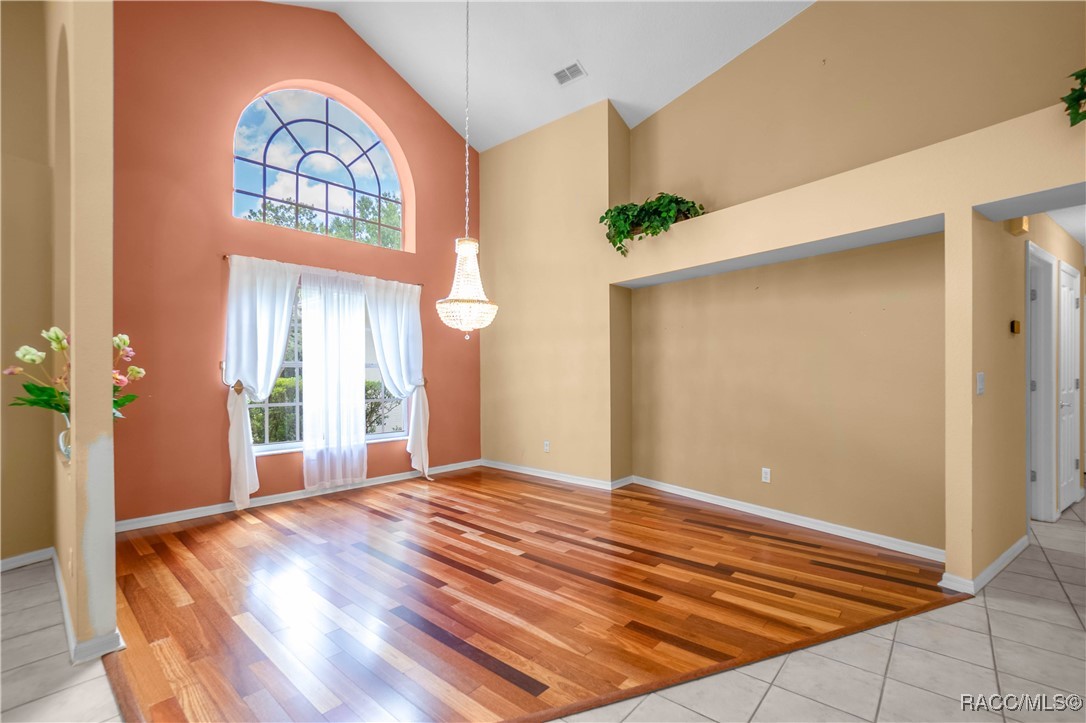 5326 N Red Ribbon Point