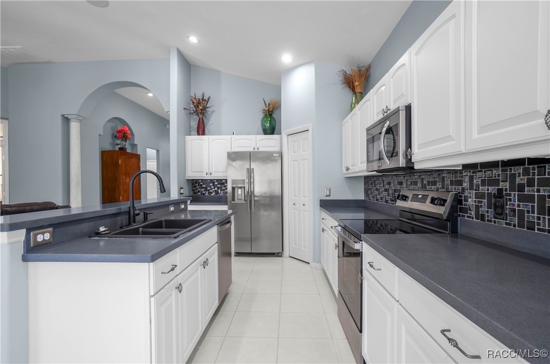 1685 N Bogey Point