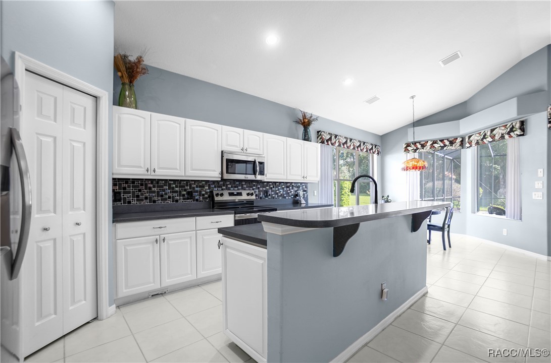 1685 N Bogey Point
