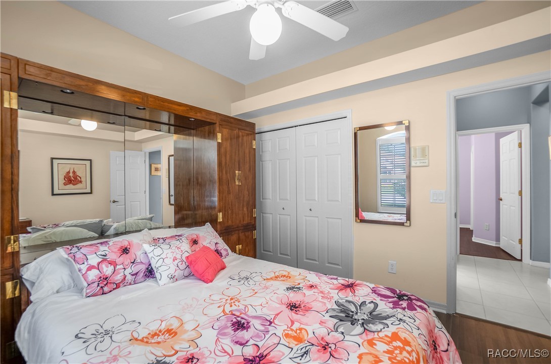 1685 N Bogey Point