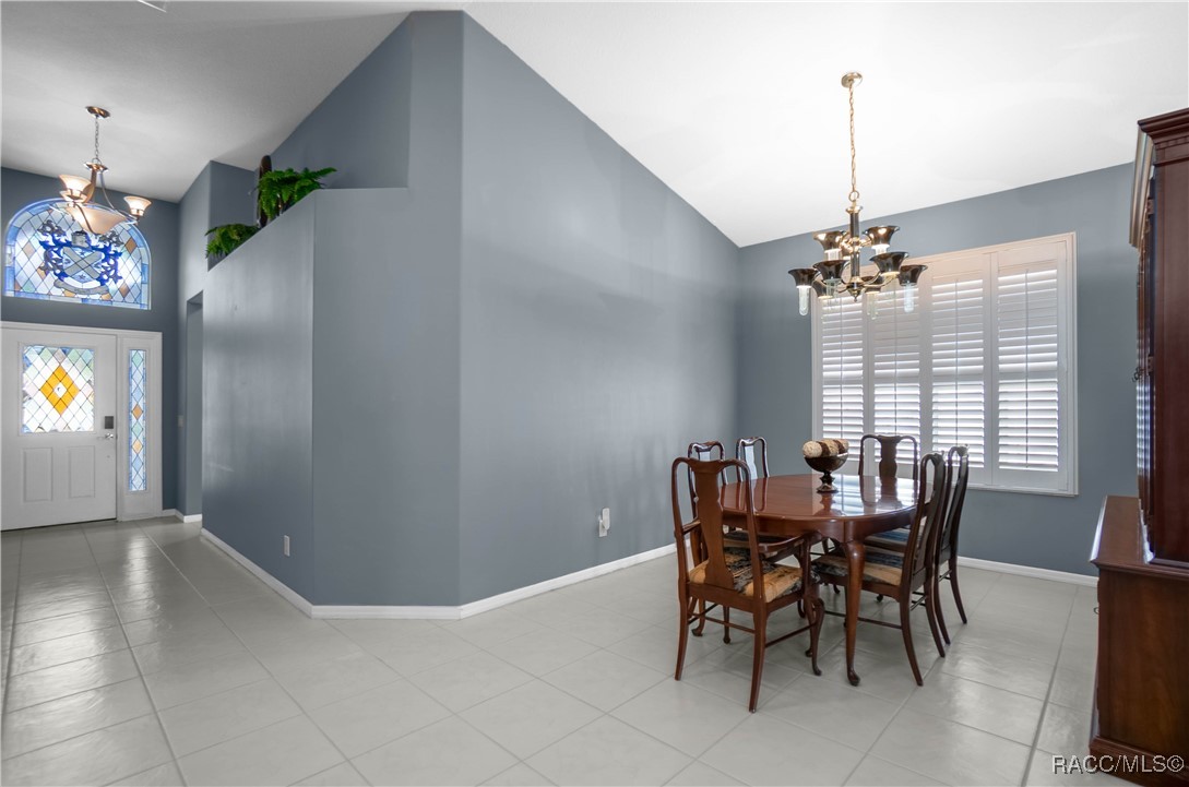 1685 N Bogey Point