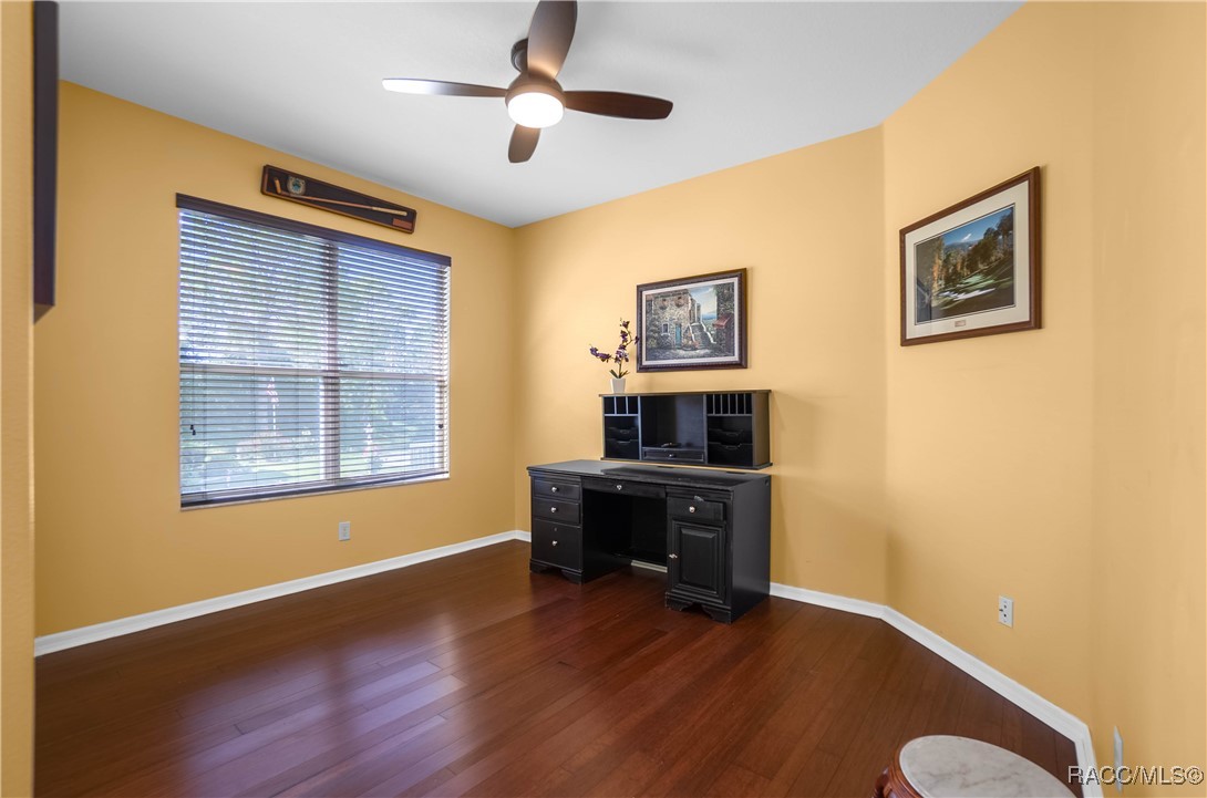 1685 N Bogey Point