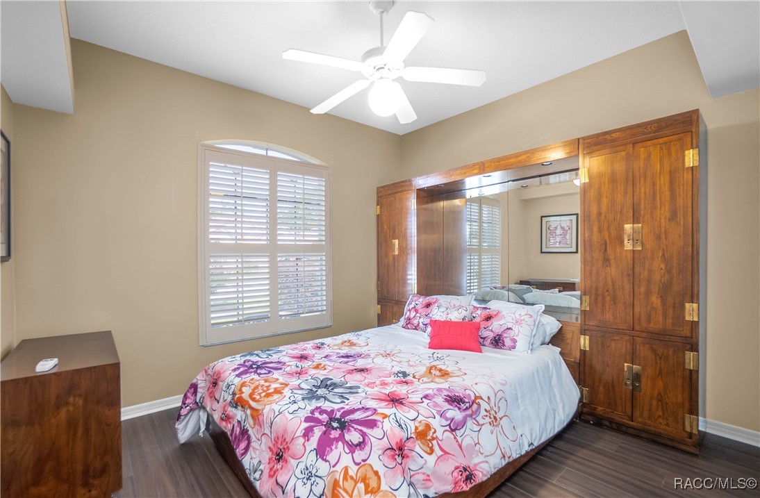 1685 N Bogey Point
