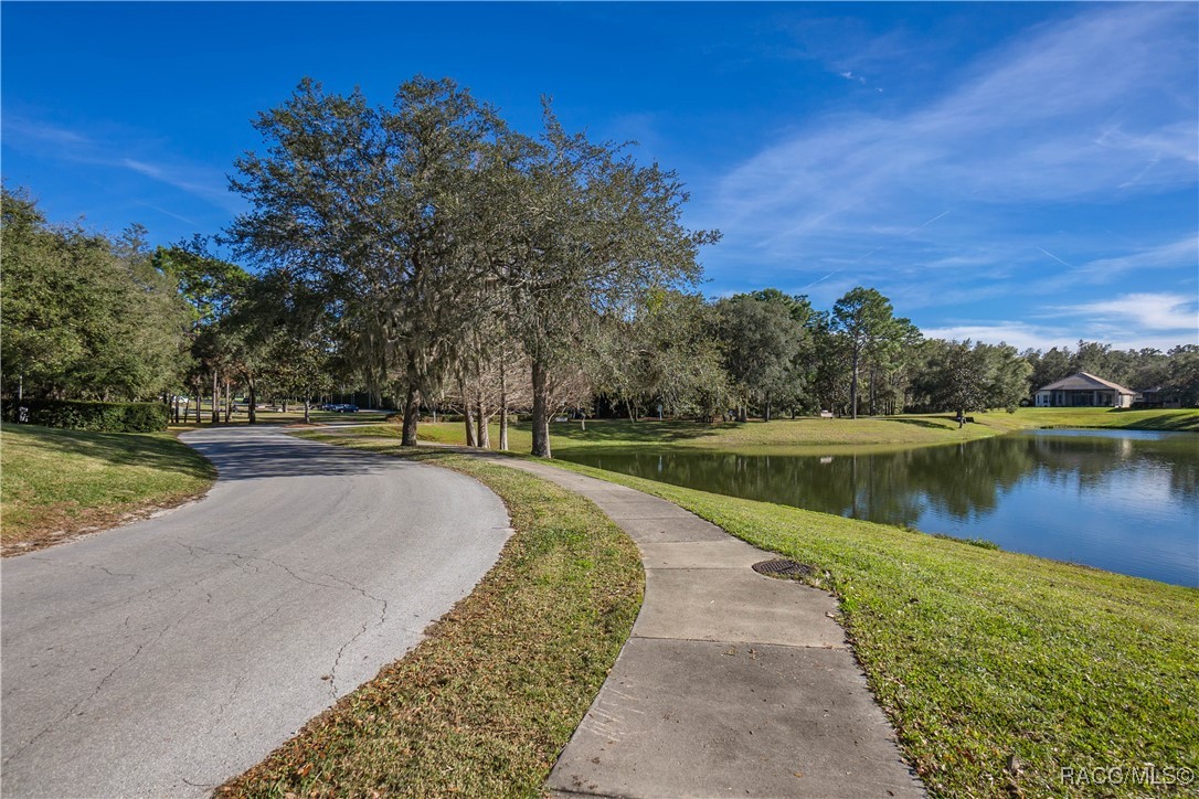 1685 N Bogey Point