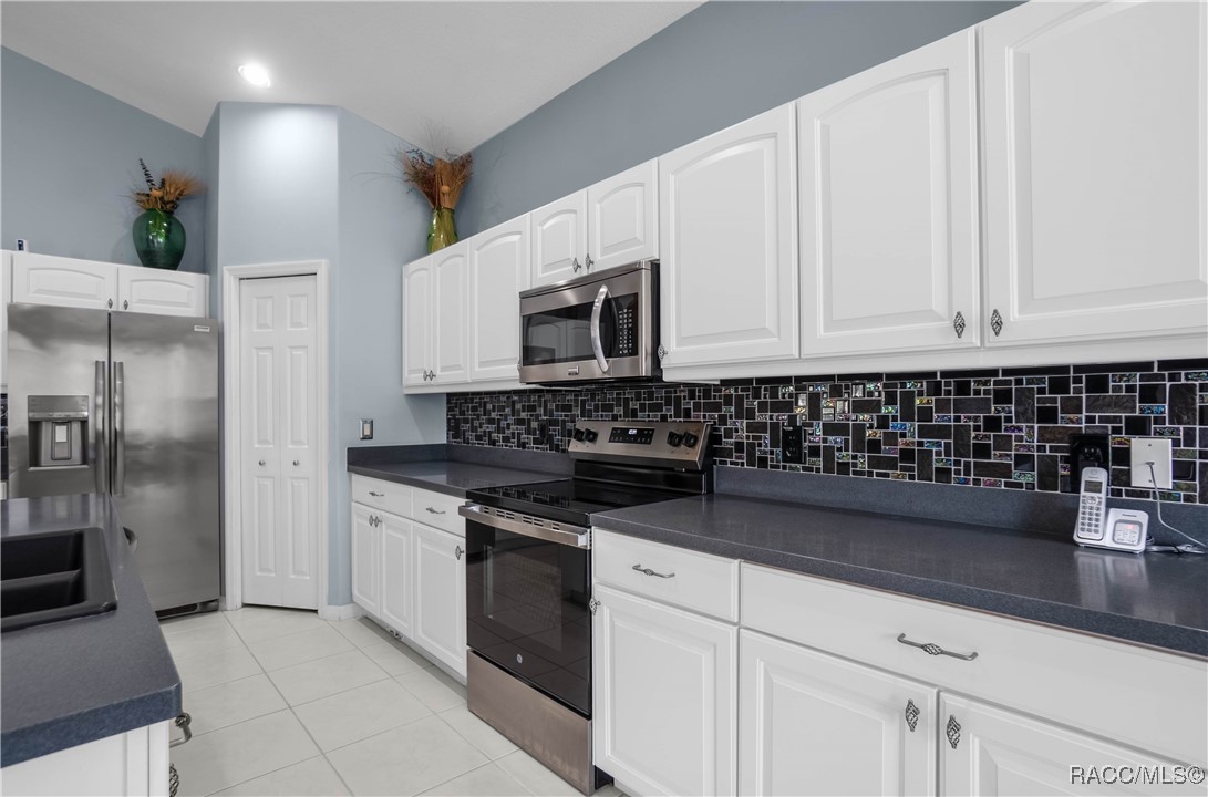 1685 N Bogey Point