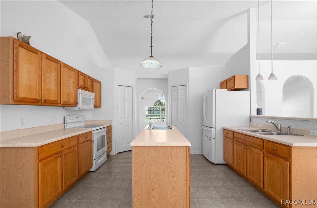 5 Pitcairn Court