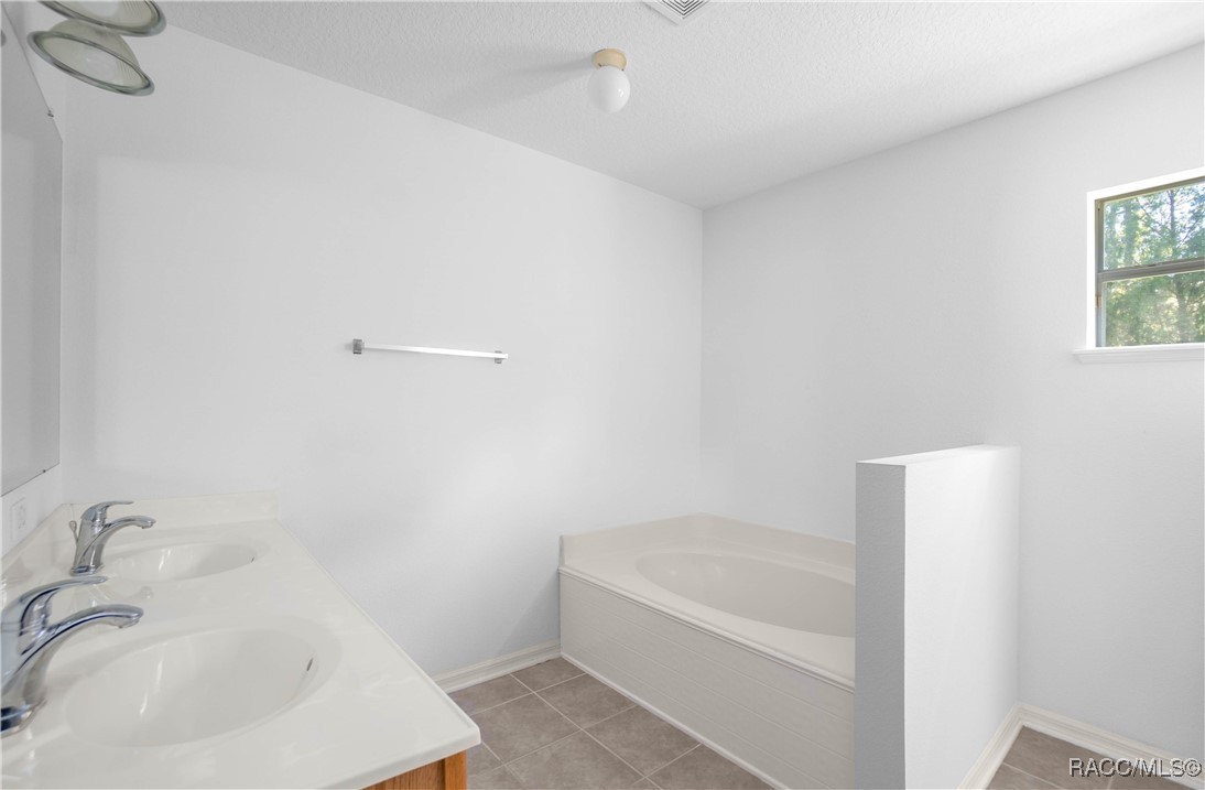 5 Pitcairn Court
