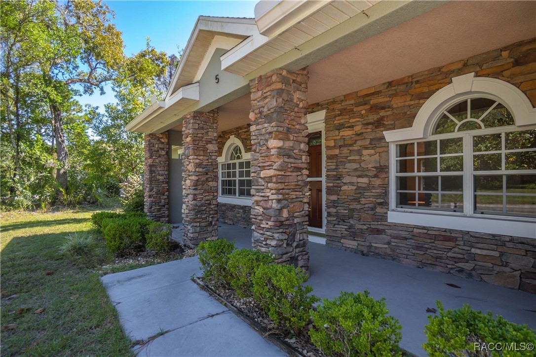 5 Pitcairn Court