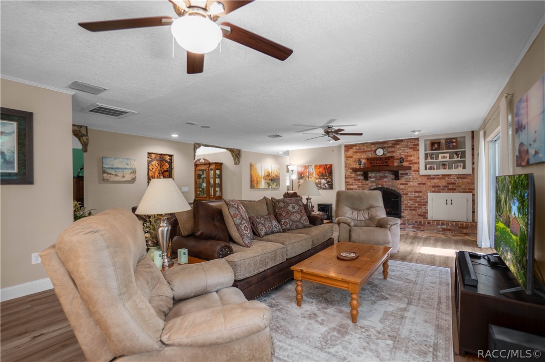 3711 E Turquoise Drive