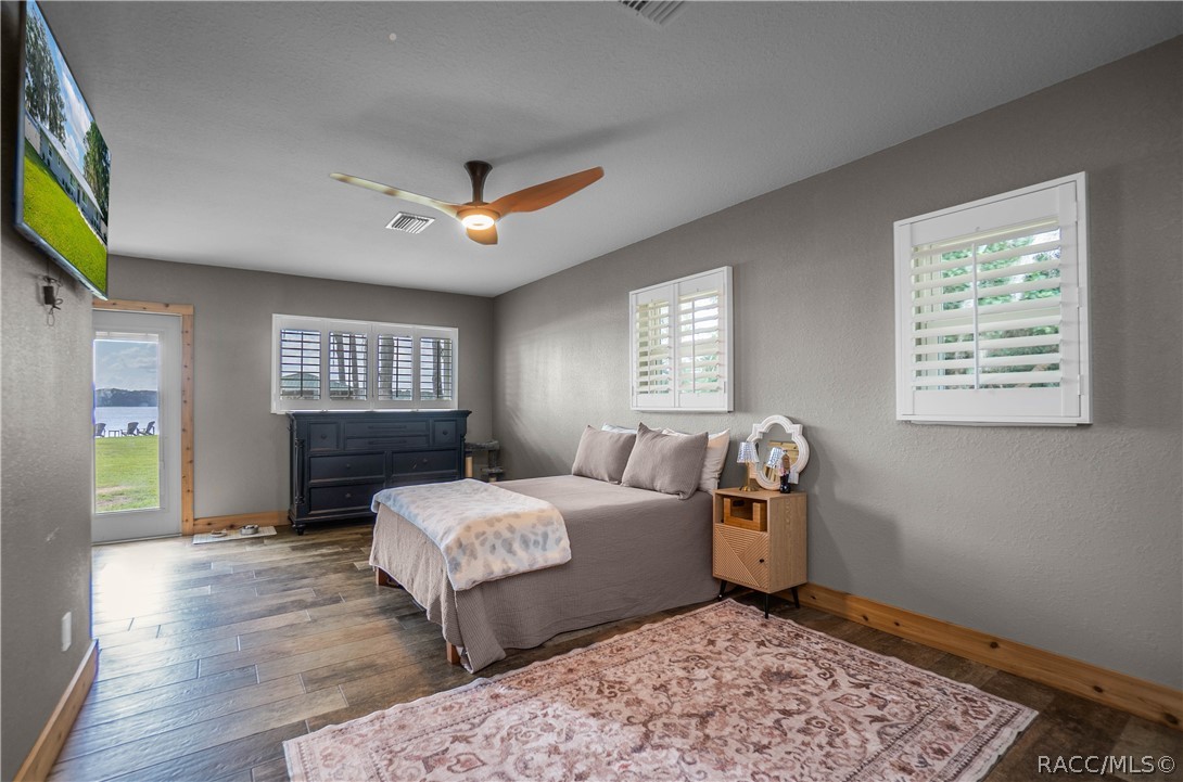 221 S Hunting Lodge Drive