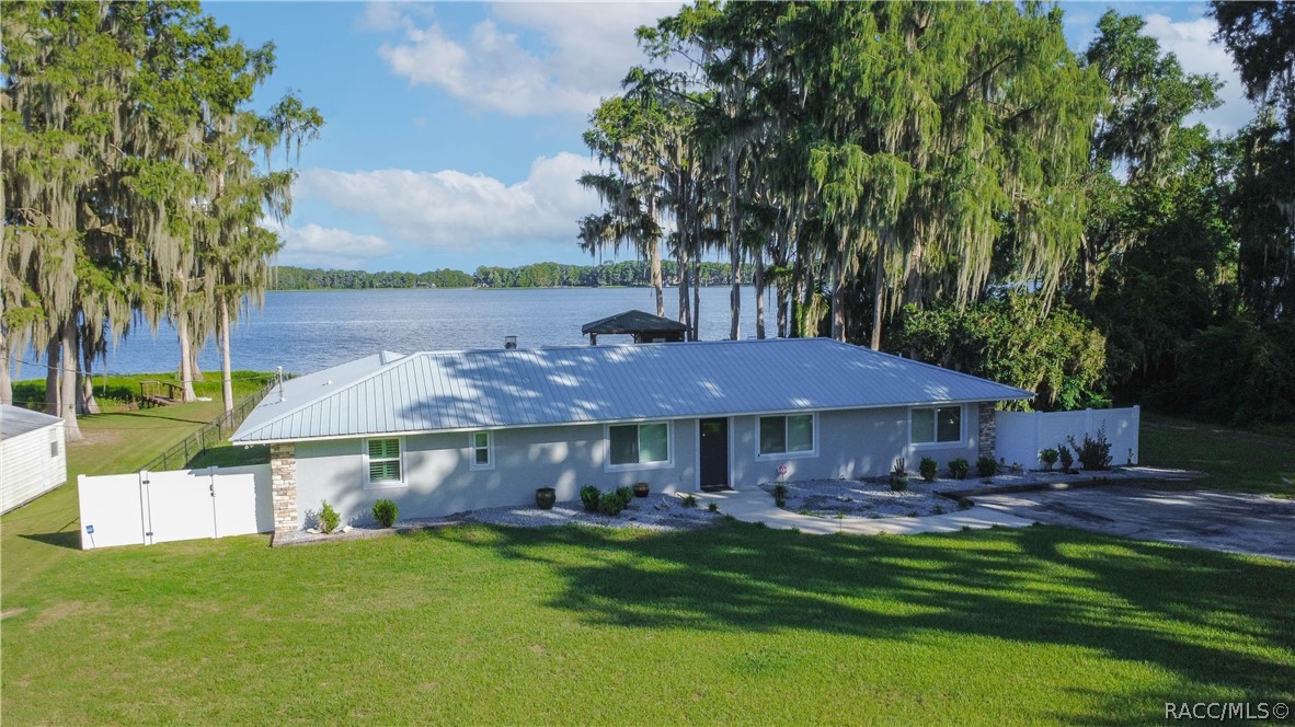 221 S Hunting Lodge Drive
