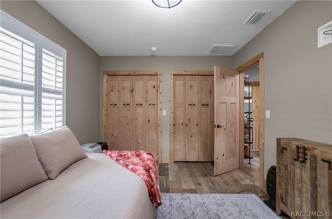 221 S Hunting Lodge Drive