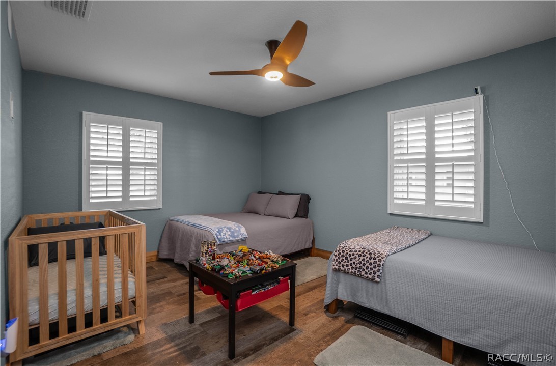 221 S Hunting Lodge Drive