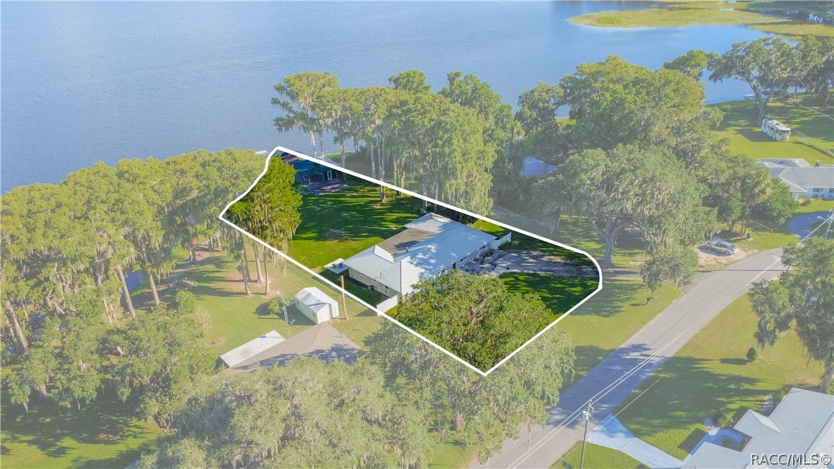 221 S Hunting Lodge Drive