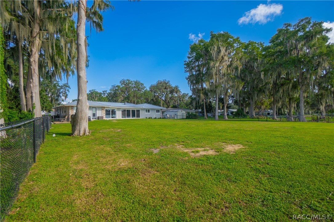 221 S Hunting Lodge Drive