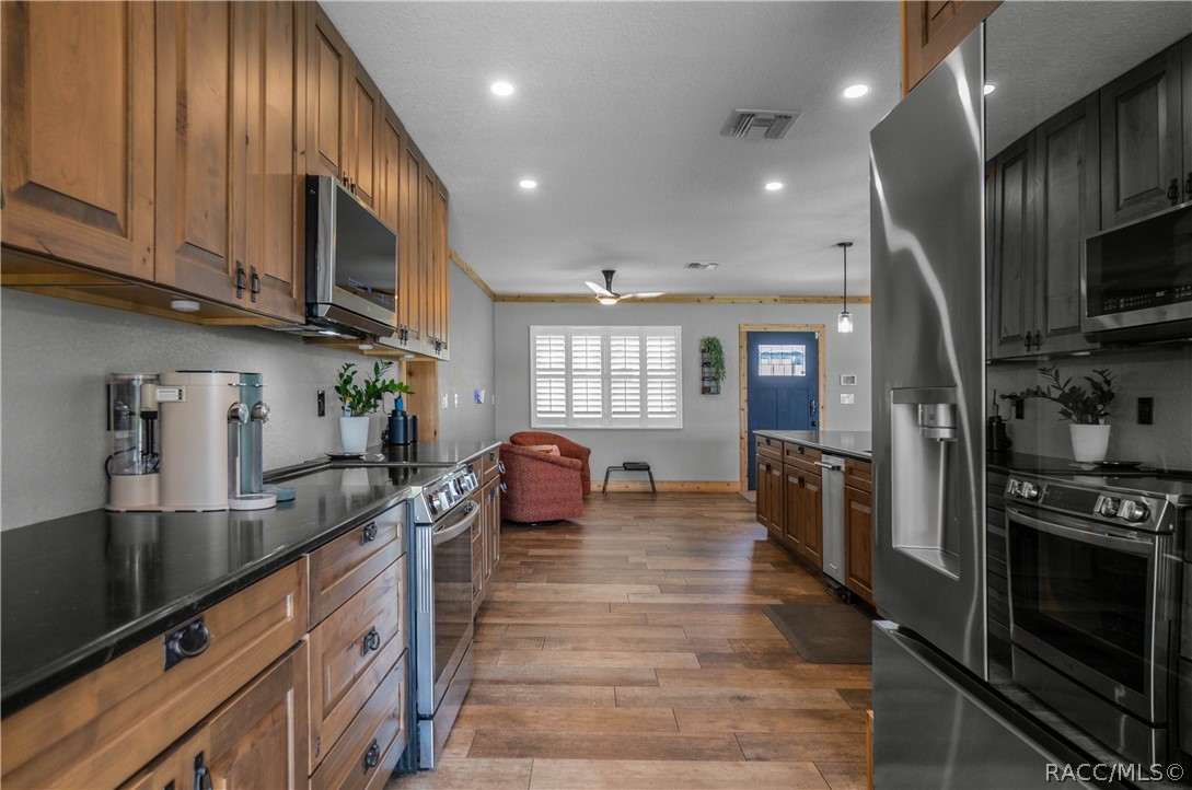 221 S Hunting Lodge Drive