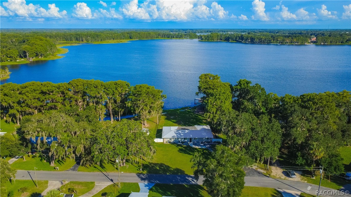 221 S Hunting Lodge Drive