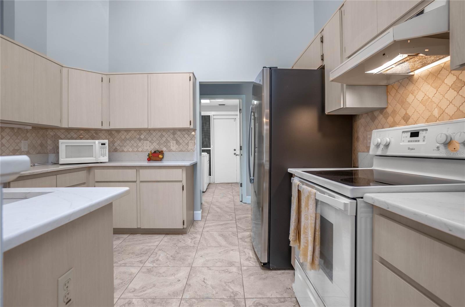 1035 N NEW LONDON TER