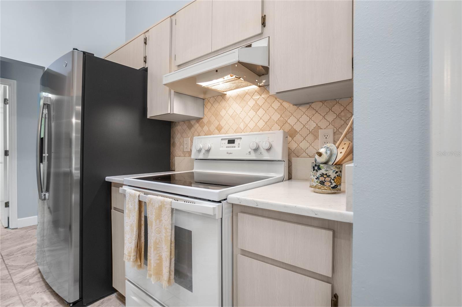 1035 N NEW LONDON TER