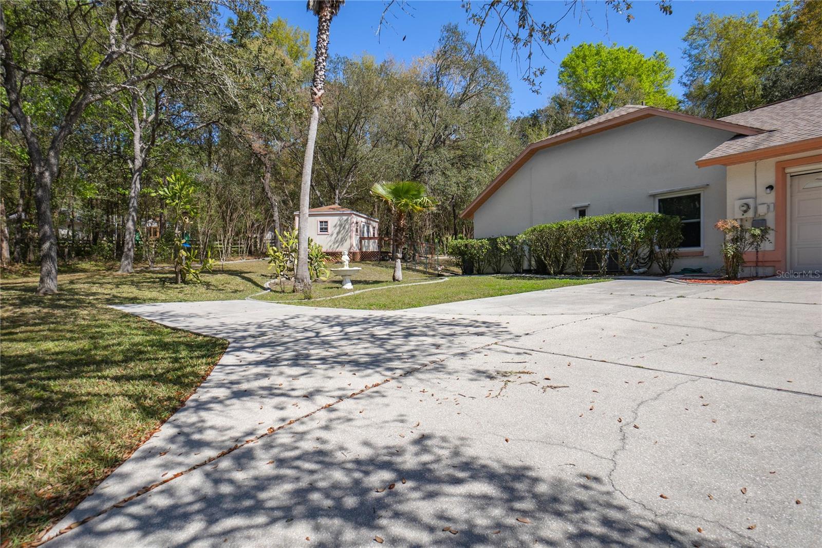 1035 N NEW LONDON TER