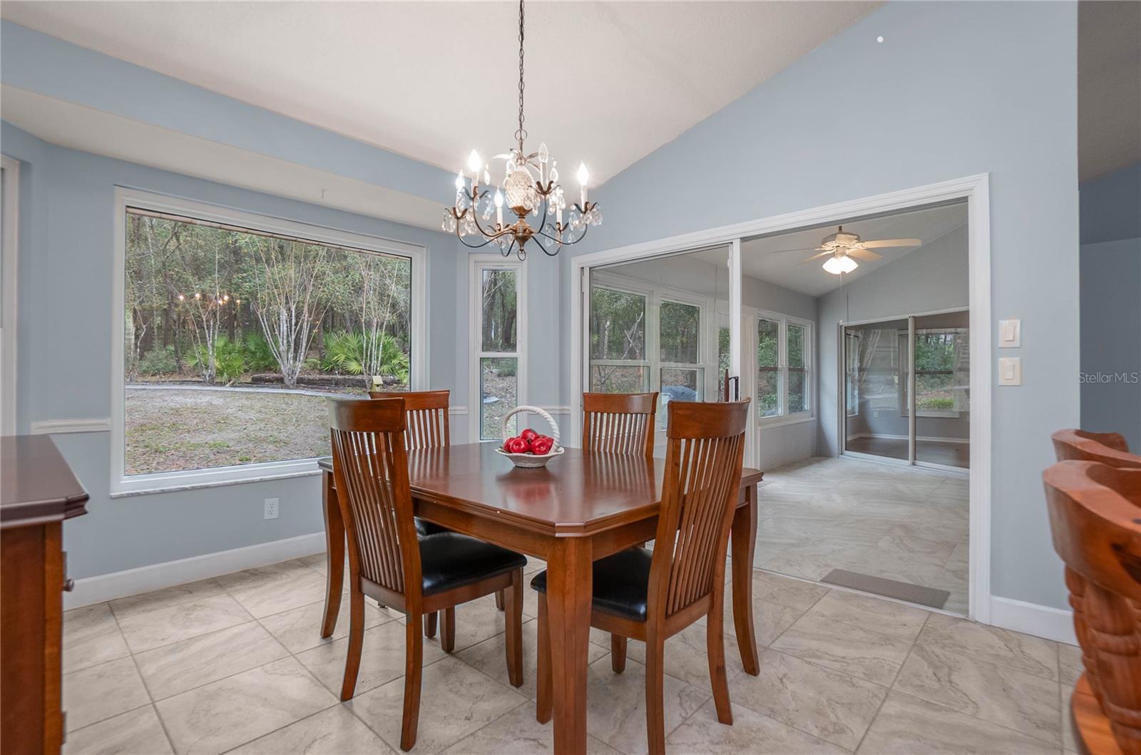 1035 N NEW LONDON TER