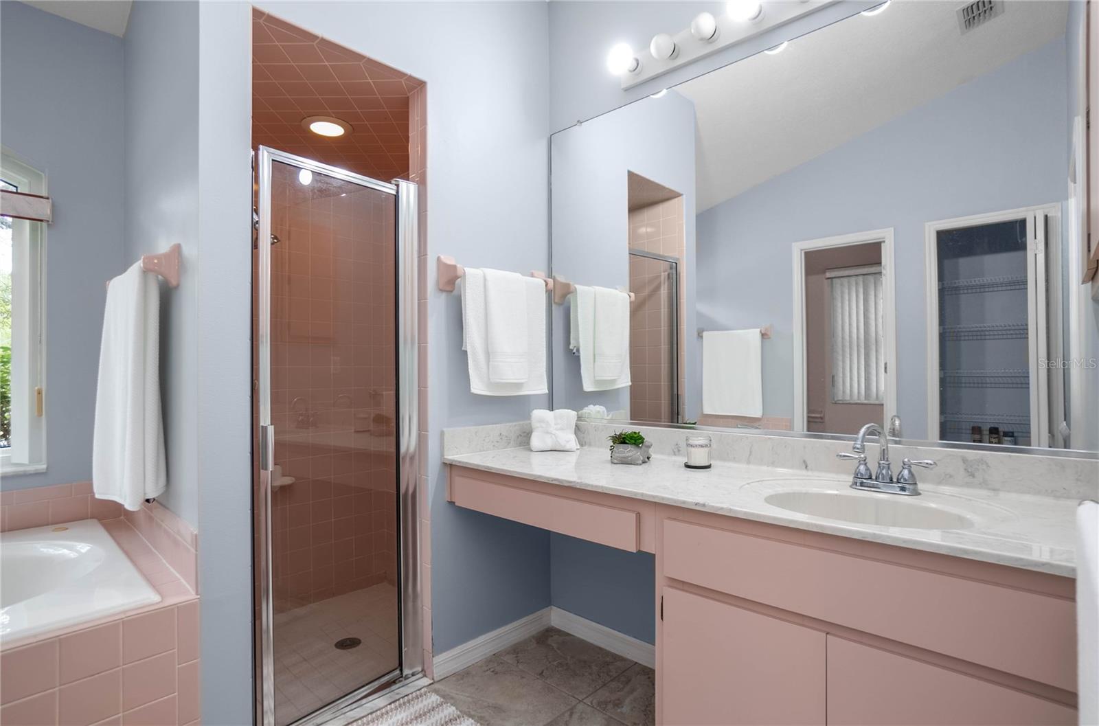 1035 N NEW LONDON TER