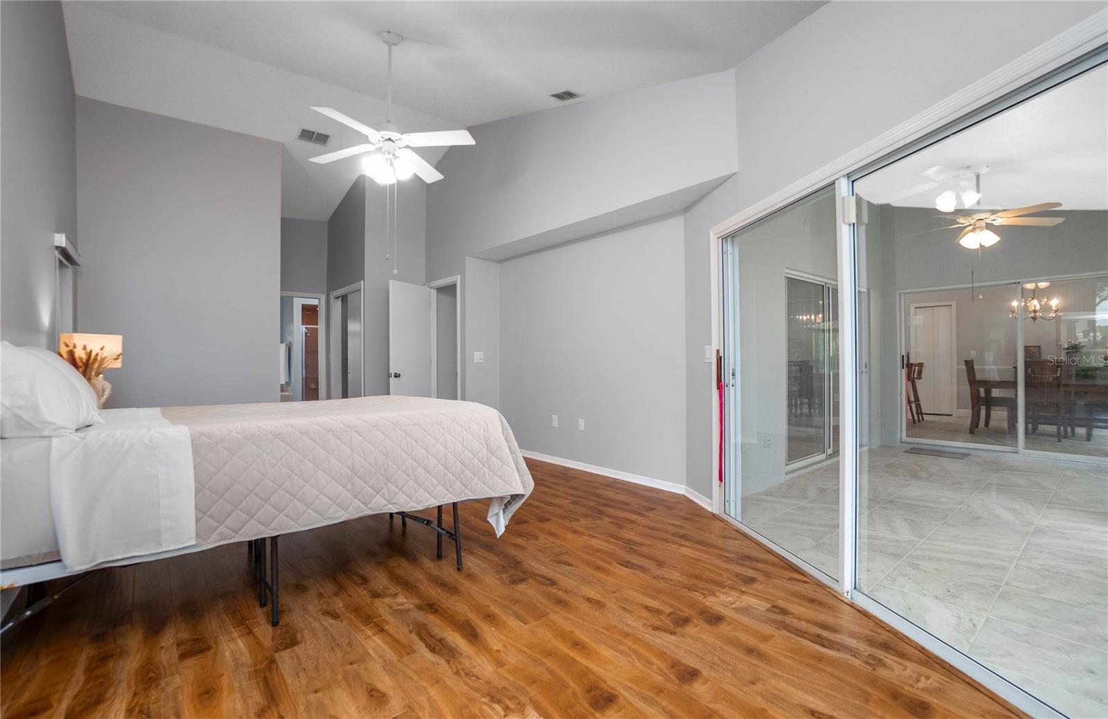 1035 N NEW LONDON TER