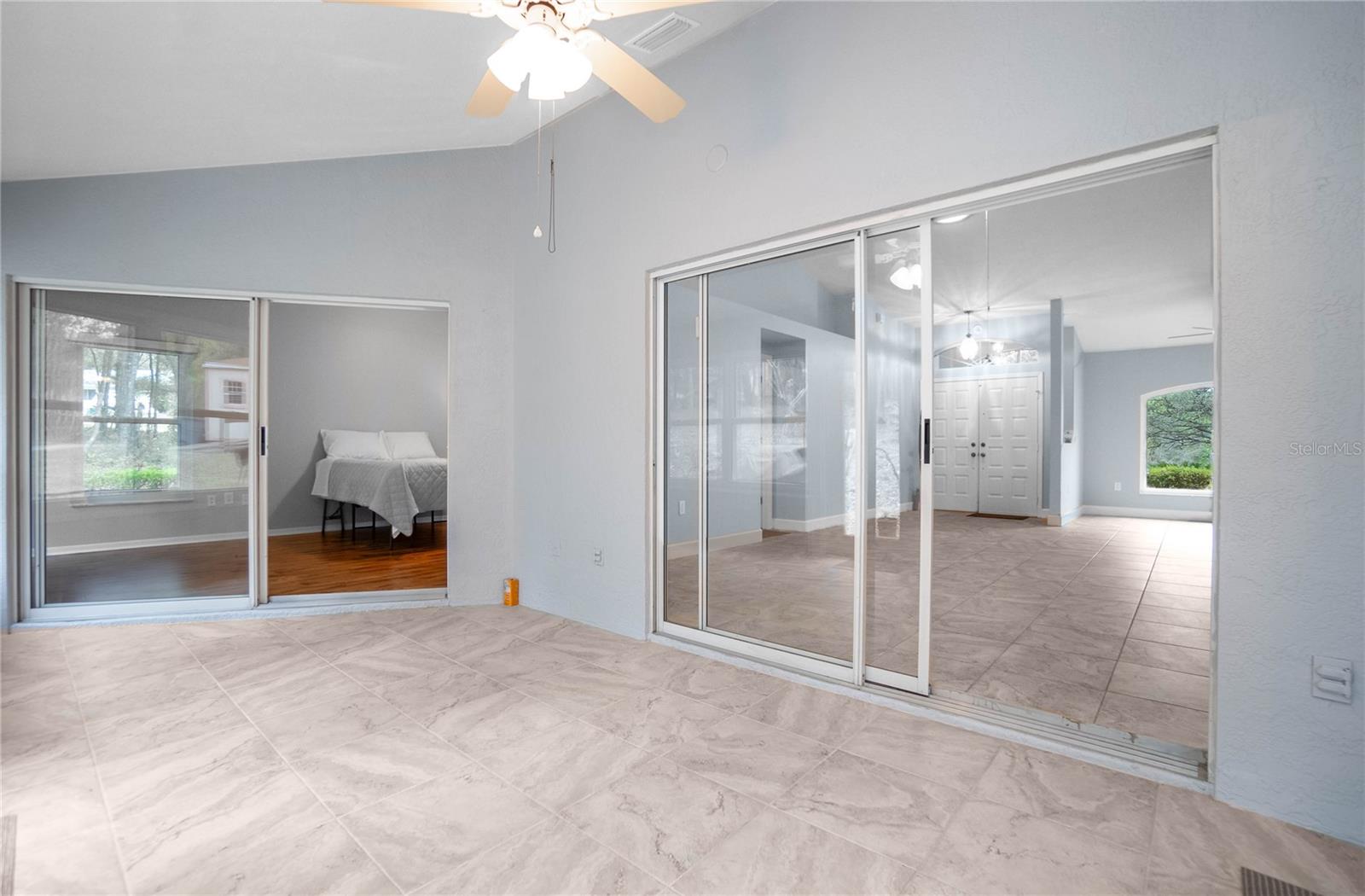 1035 N NEW LONDON TER