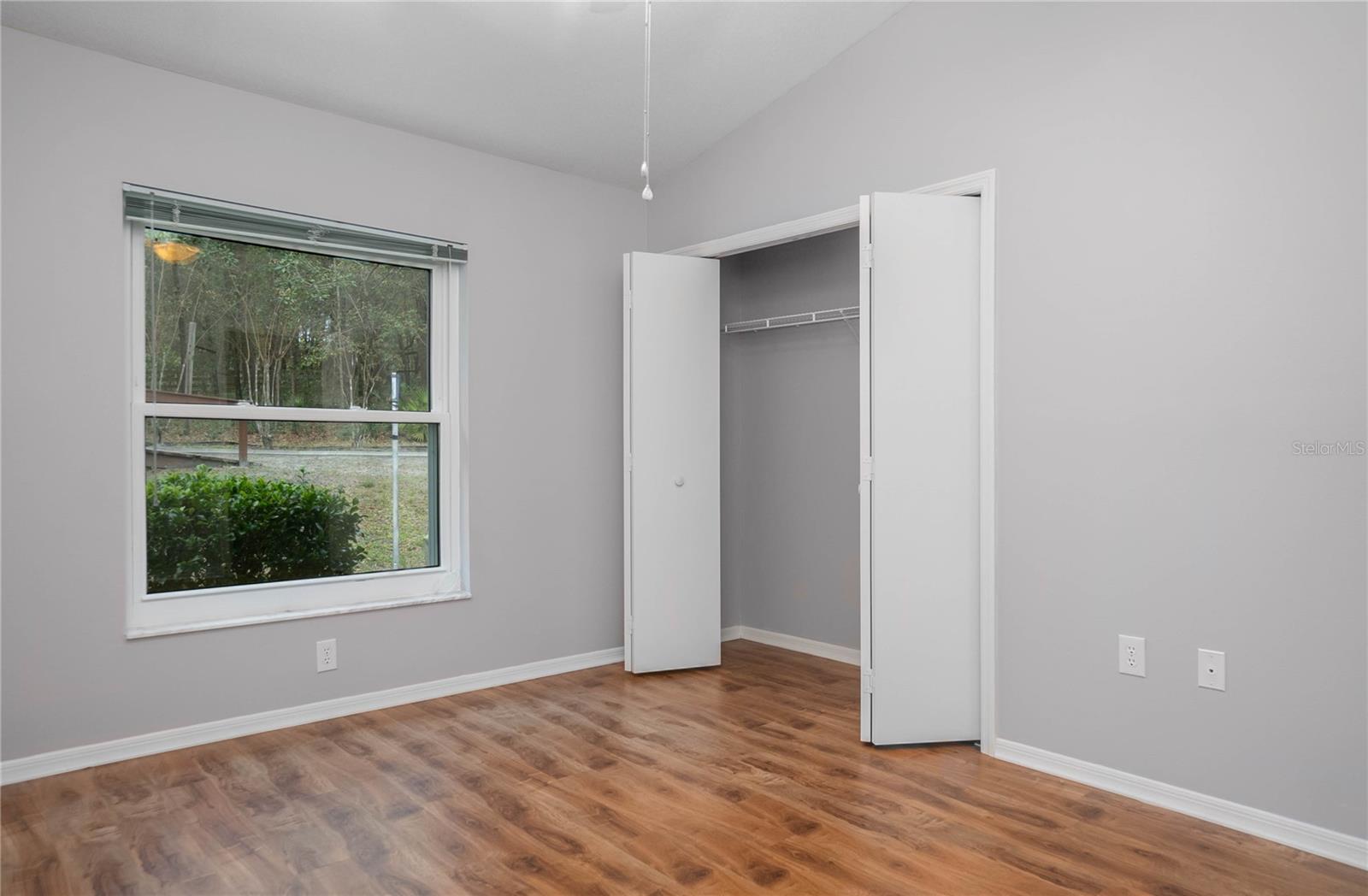 1035 N NEW LONDON TER