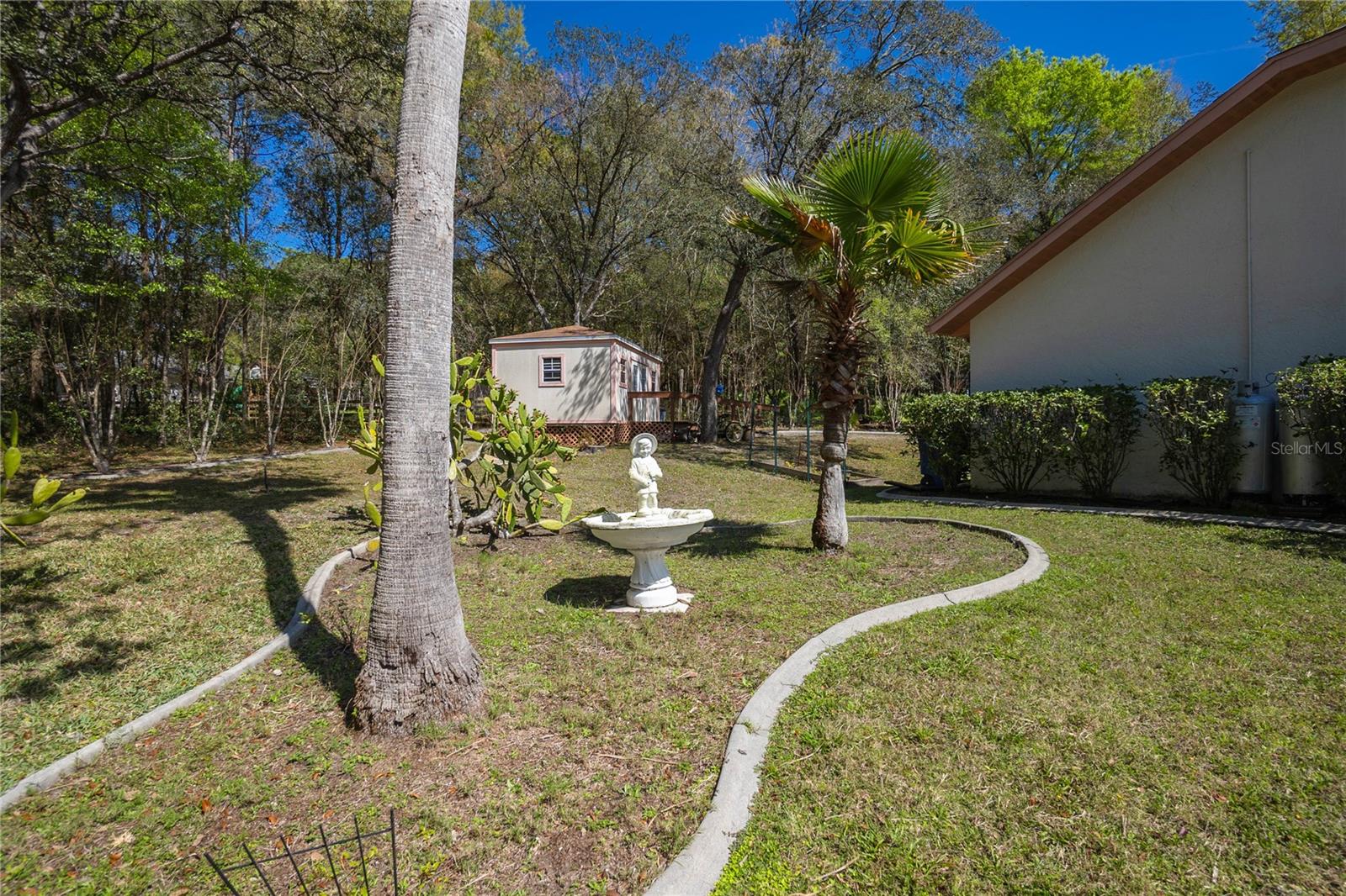 1035 N NEW LONDON TER