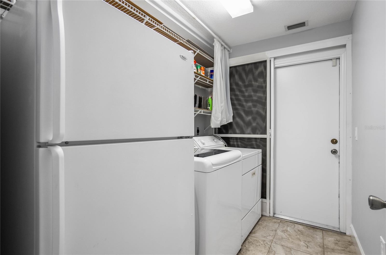 1035 N NEW LONDON TER