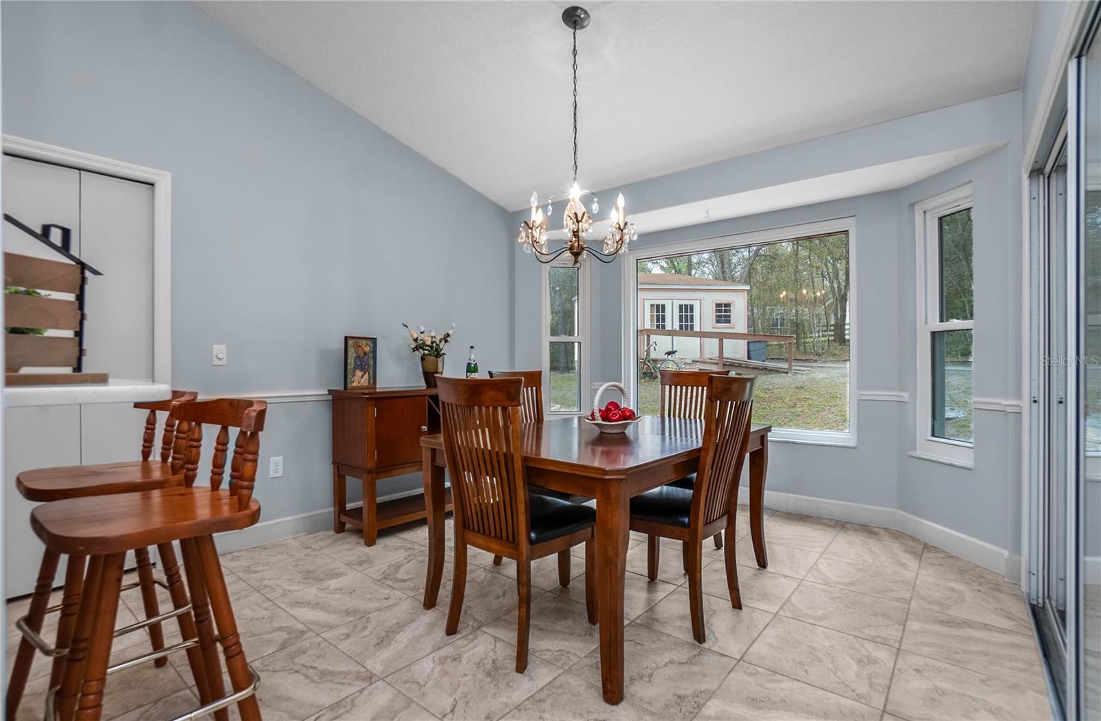 1035 N NEW LONDON TER