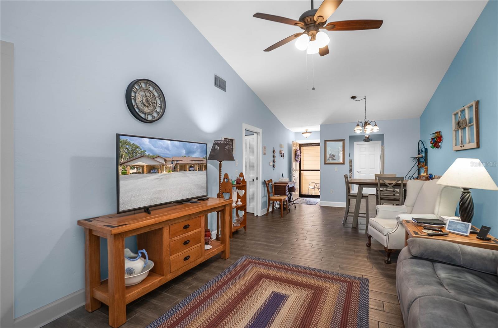 270 E GLASSBORO CT #6A