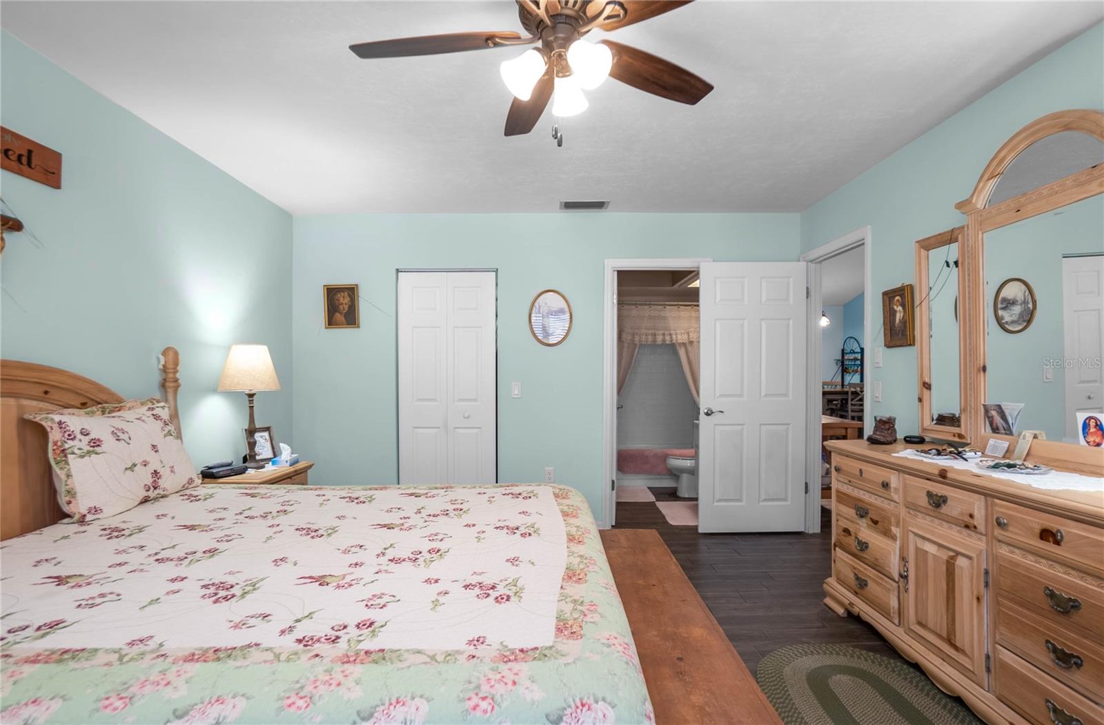 270 E GLASSBORO CT #6A
