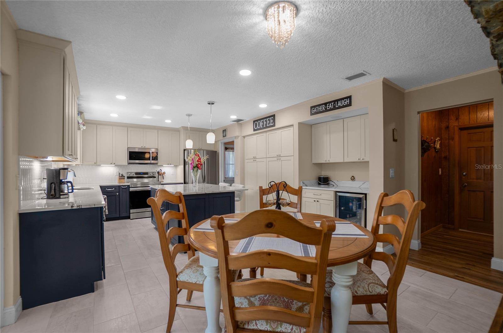 3711 E TURQUOISE DR