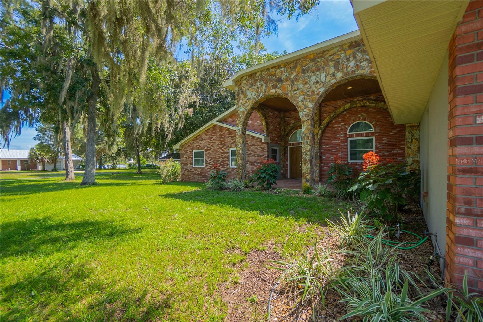 3711 E TURQUOISE DR