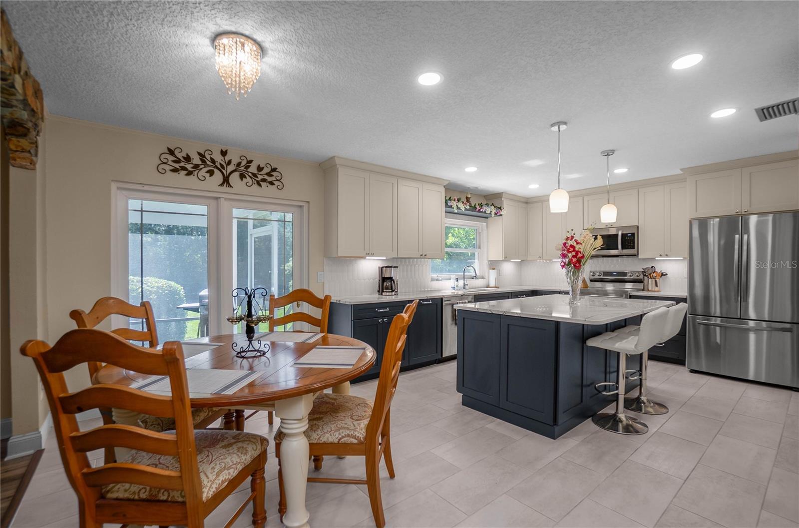 3711 E TURQUOISE DR