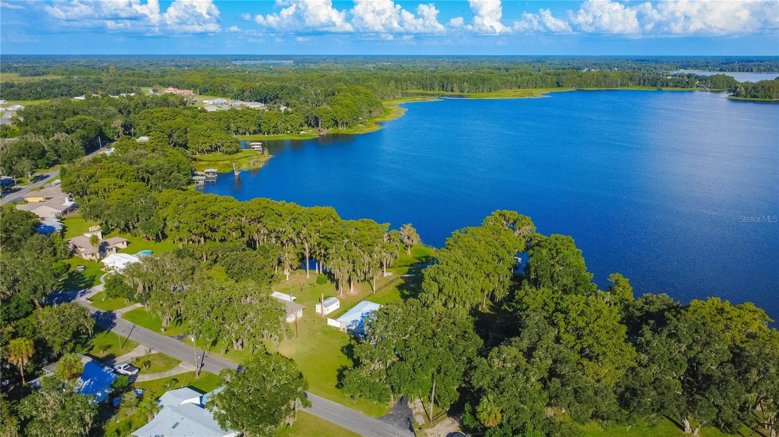 221 S HUNTING LODGE DR