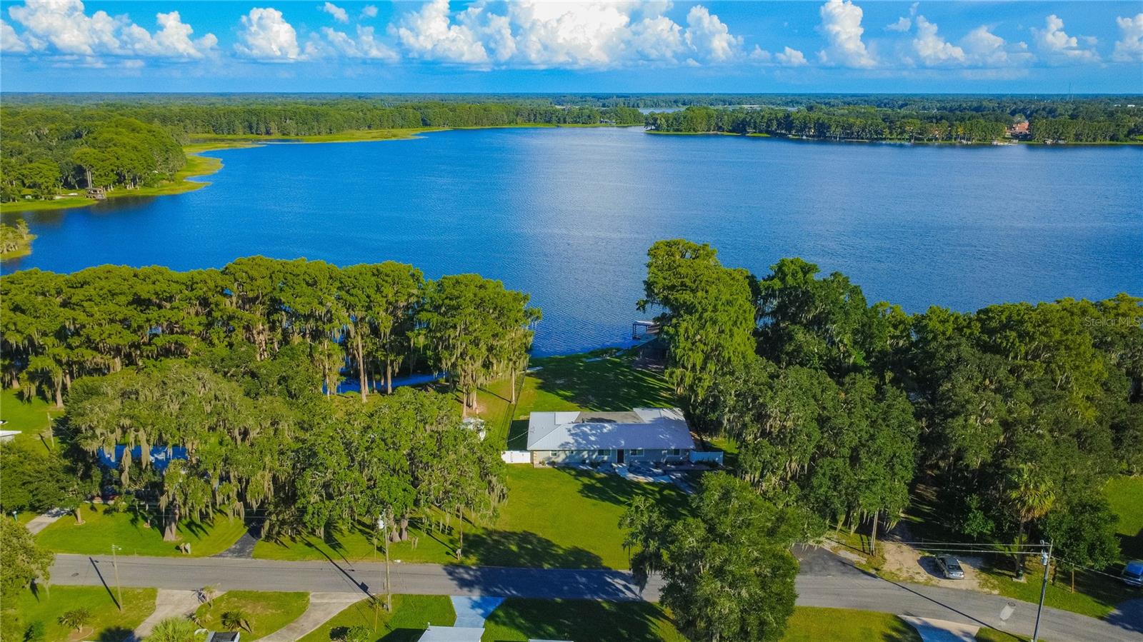 221 S HUNTING LODGE DR
