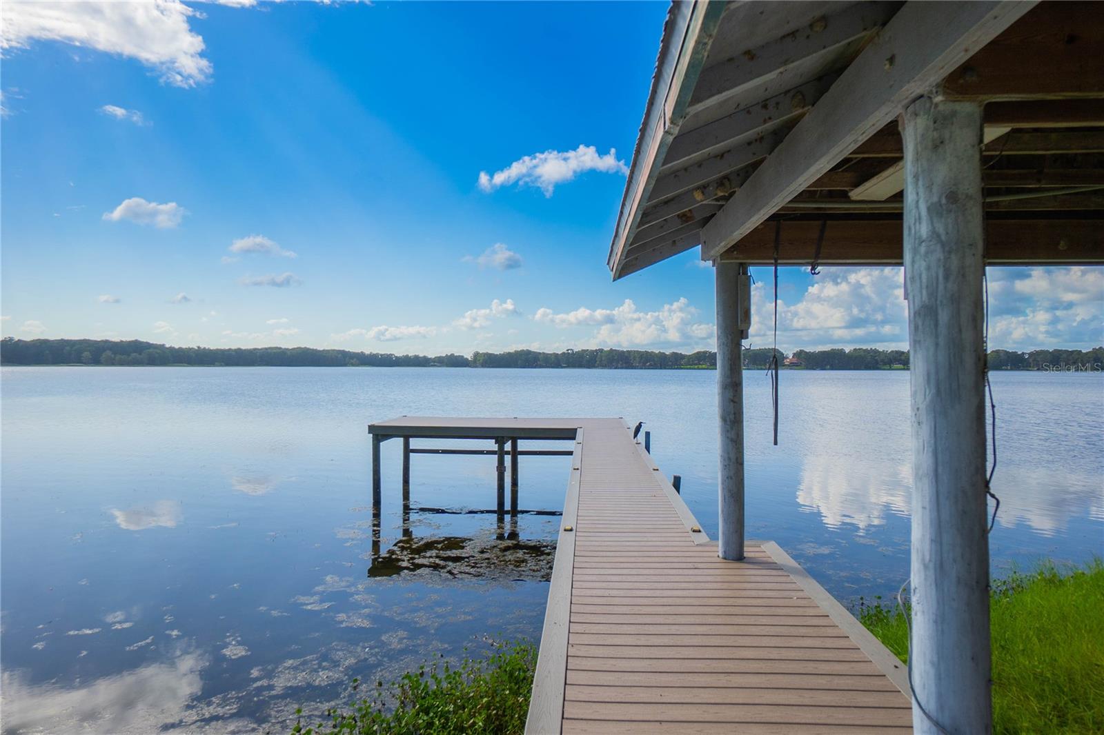 221 S HUNTING LODGE DR