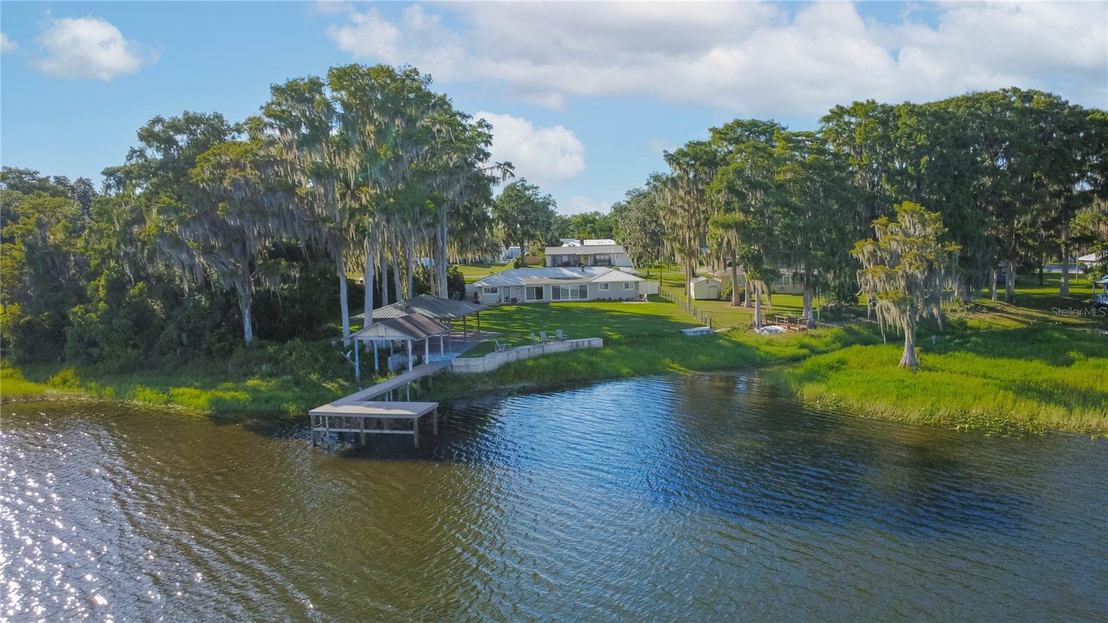 221 S HUNTING LODGE DR