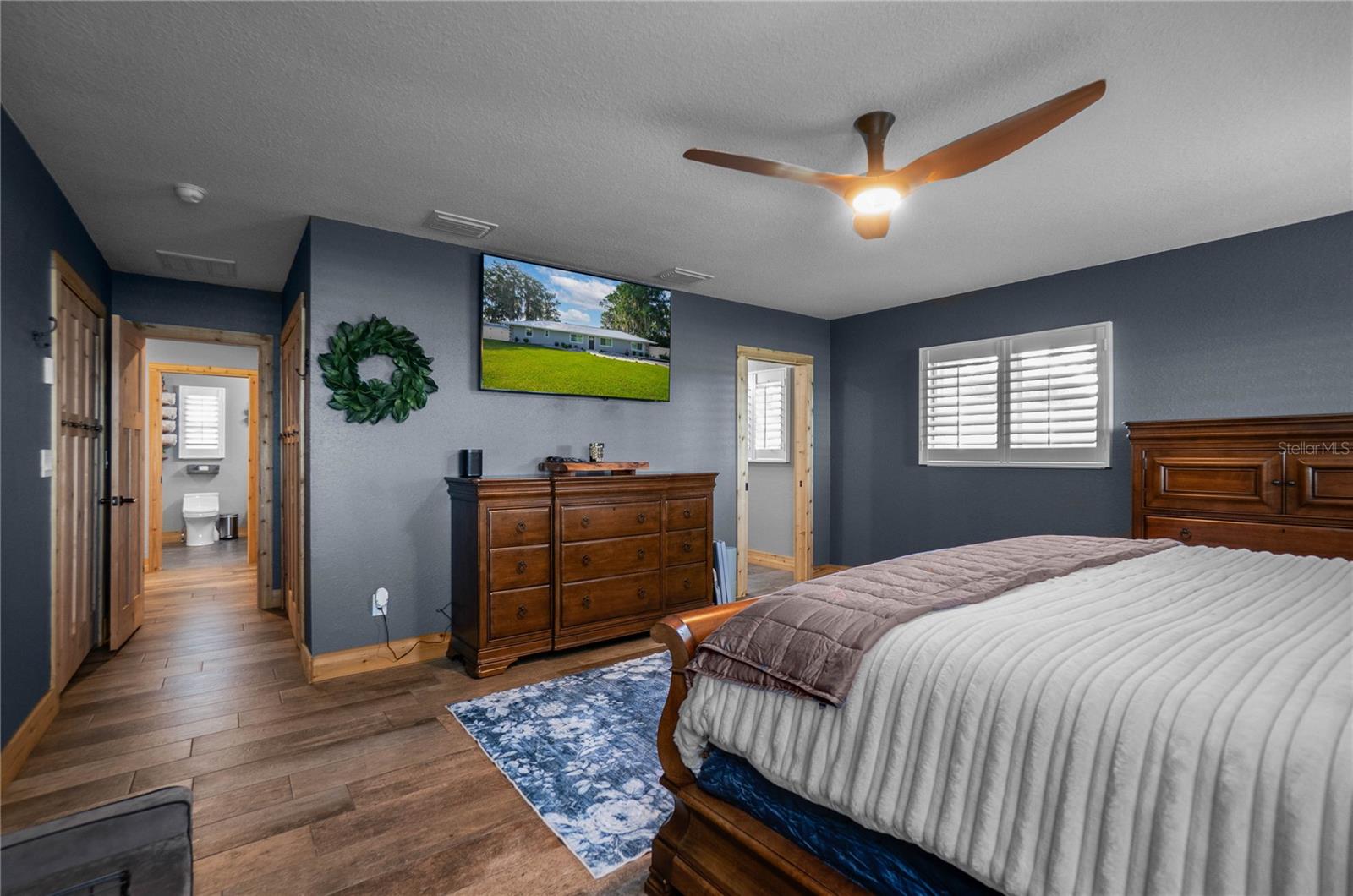 221 S HUNTING LODGE DR